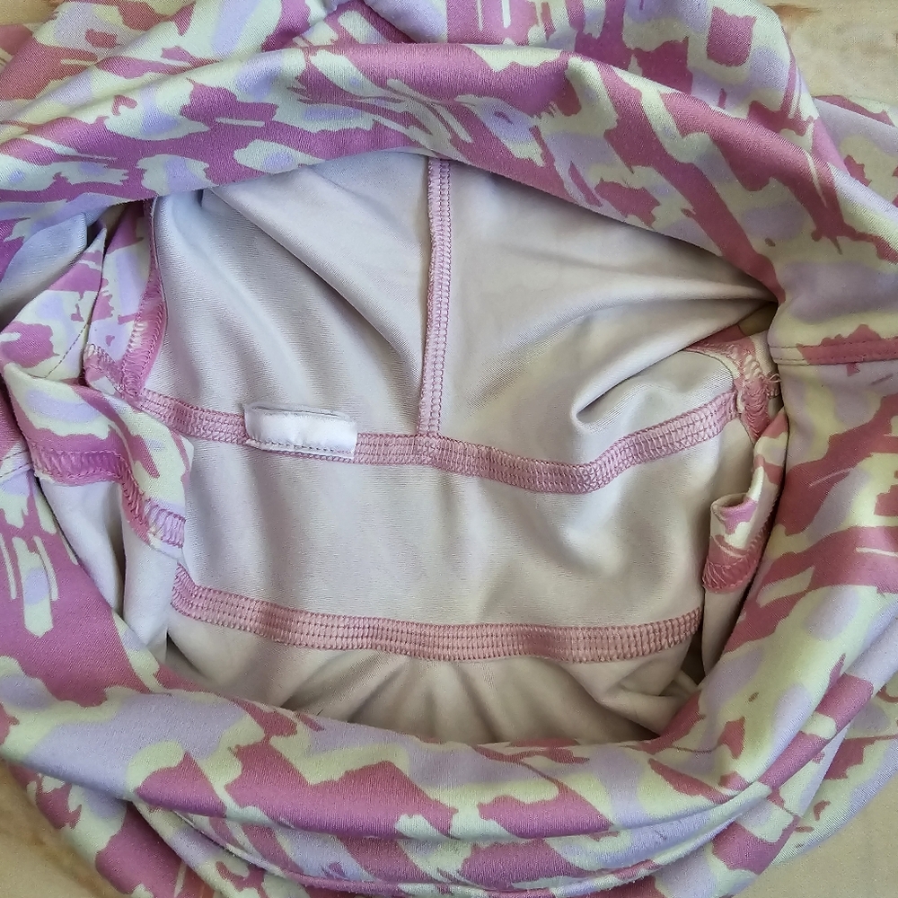 Gymshark pink sorbet print shorts - Picture 9 of 9